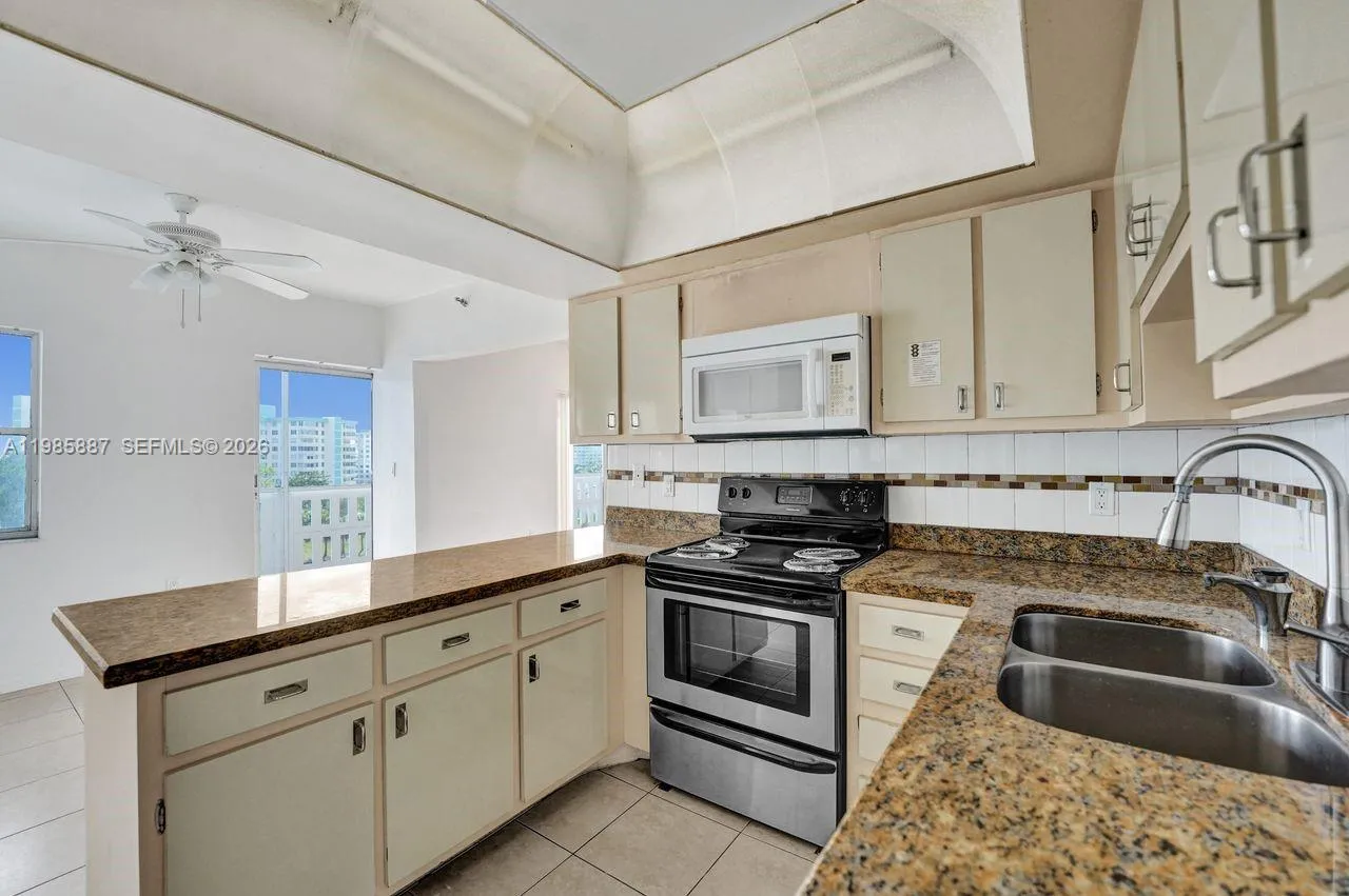 4001 Hillcrest Dr 602-4, Hollywood, Florida 33021, Hollywood, Florida 33021, 3 Bedrooms Bedrooms, ,2 BathroomsBathrooms,Residential,For Sale,4001 Hillcrest Dr 602-4, Hollywood, Florida 33021,A11985887