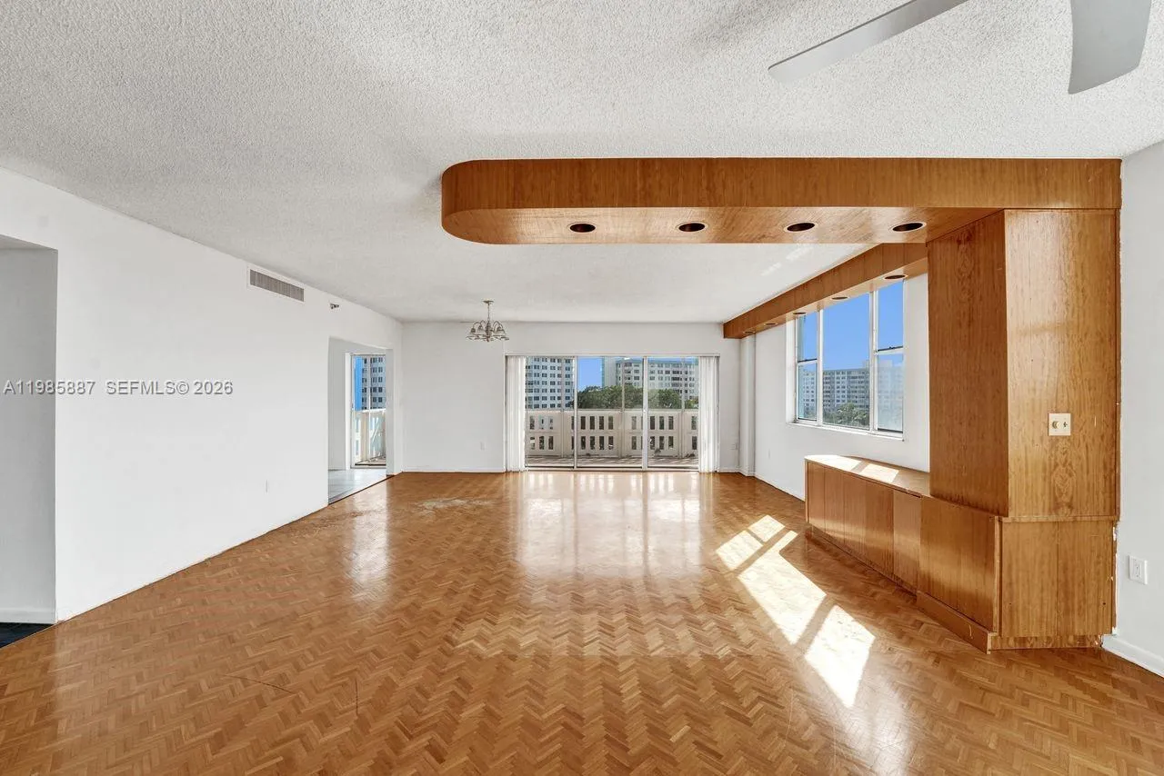 4001 Hillcrest Dr 602-4, Hollywood, Florida 33021, Hollywood, Florida 33021, 3 Bedrooms Bedrooms, ,2 BathroomsBathrooms,Residential,For Sale,4001 Hillcrest Dr 602-4, Hollywood, Florida 33021,A11985887