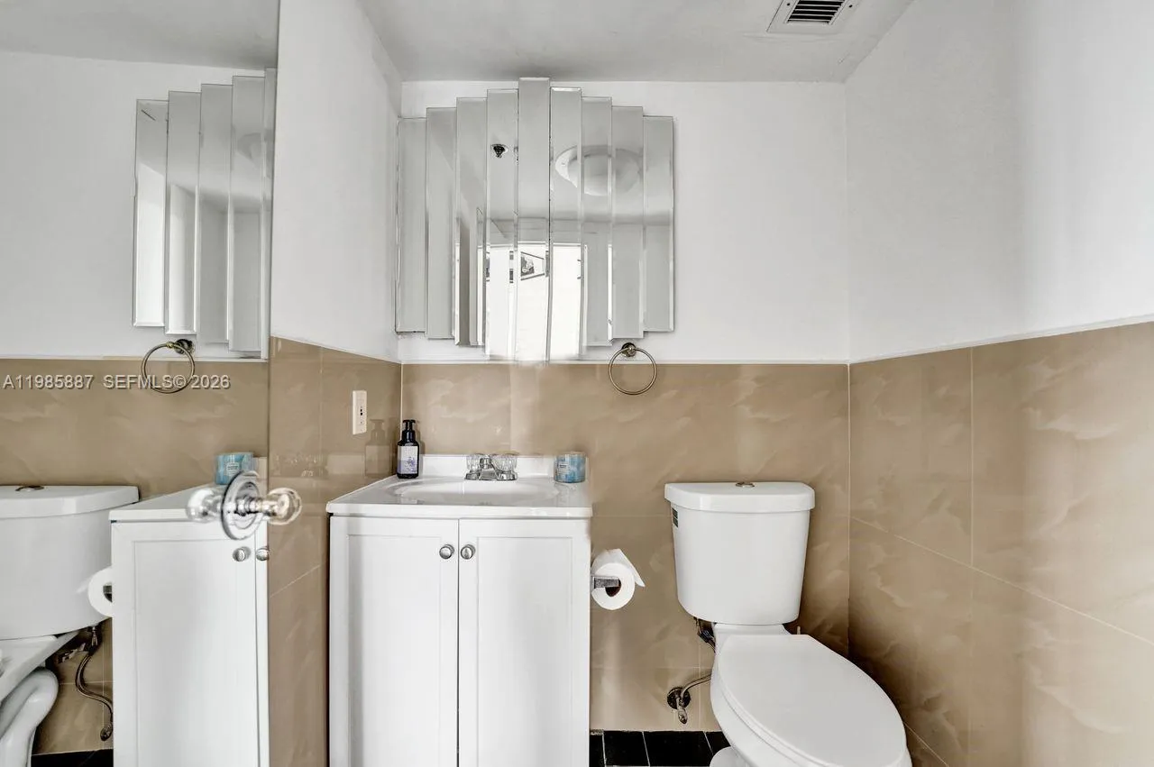 4001 Hillcrest Dr 602-4, Hollywood, Florida 33021, Hollywood, Florida 33021, 3 Bedrooms Bedrooms, ,2 BathroomsBathrooms,Residential,For Sale,4001 Hillcrest Dr 602-4, Hollywood, Florida 33021,A11985887