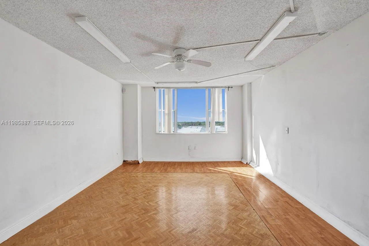 4001 Hillcrest Dr 602-4, Hollywood, Florida 33021, Hollywood, Florida 33021, 3 Bedrooms Bedrooms, ,2 BathroomsBathrooms,Residential,For Sale,4001 Hillcrest Dr 602-4, Hollywood, Florida 33021,A11985887