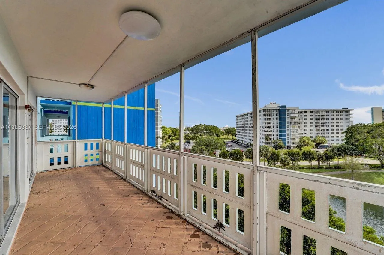 4001 Hillcrest Dr 602-4, Hollywood, Florida 33021, Hollywood, Florida 33021, 3 Bedrooms Bedrooms, ,2 BathroomsBathrooms,Residential,For Sale,4001 Hillcrest Dr 602-4, Hollywood, Florida 33021,A11985887