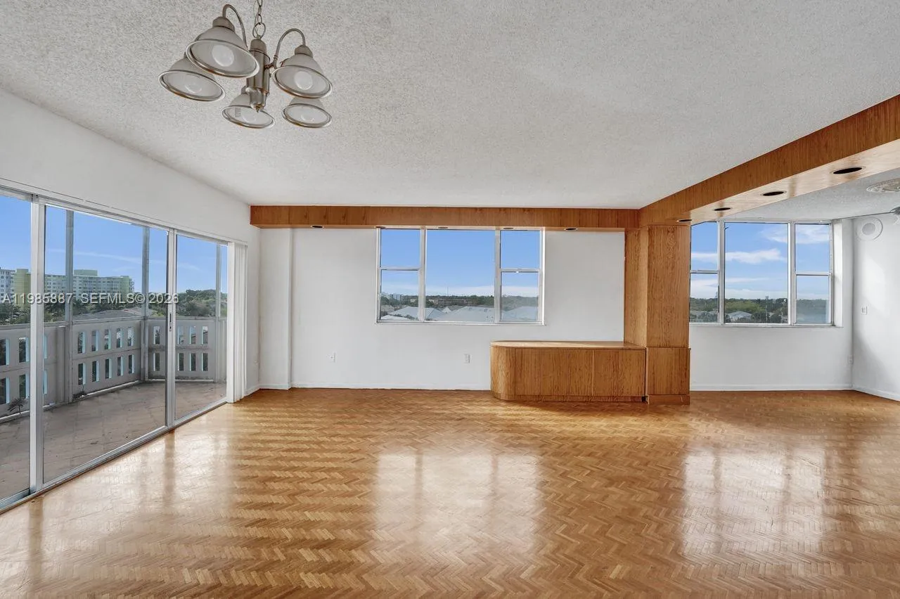 4001 Hillcrest Dr 602-4, Hollywood, Florida 33021, Hollywood, Florida 33021, 3 Bedrooms Bedrooms, ,2 BathroomsBathrooms,Residential,For Sale,4001 Hillcrest Dr 602-4, Hollywood, Florida 33021,A11985887