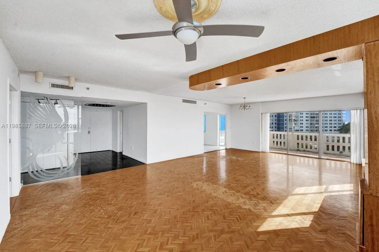 4001 Hillcrest Dr 602-4, Hollywood, Florida 33021, Hollywood, Florida 33021, 3 Bedrooms Bedrooms, ,2 BathroomsBathrooms,Residential,For Sale,4001 Hillcrest Dr 602-4, Hollywood, Florida 33021,A11985887