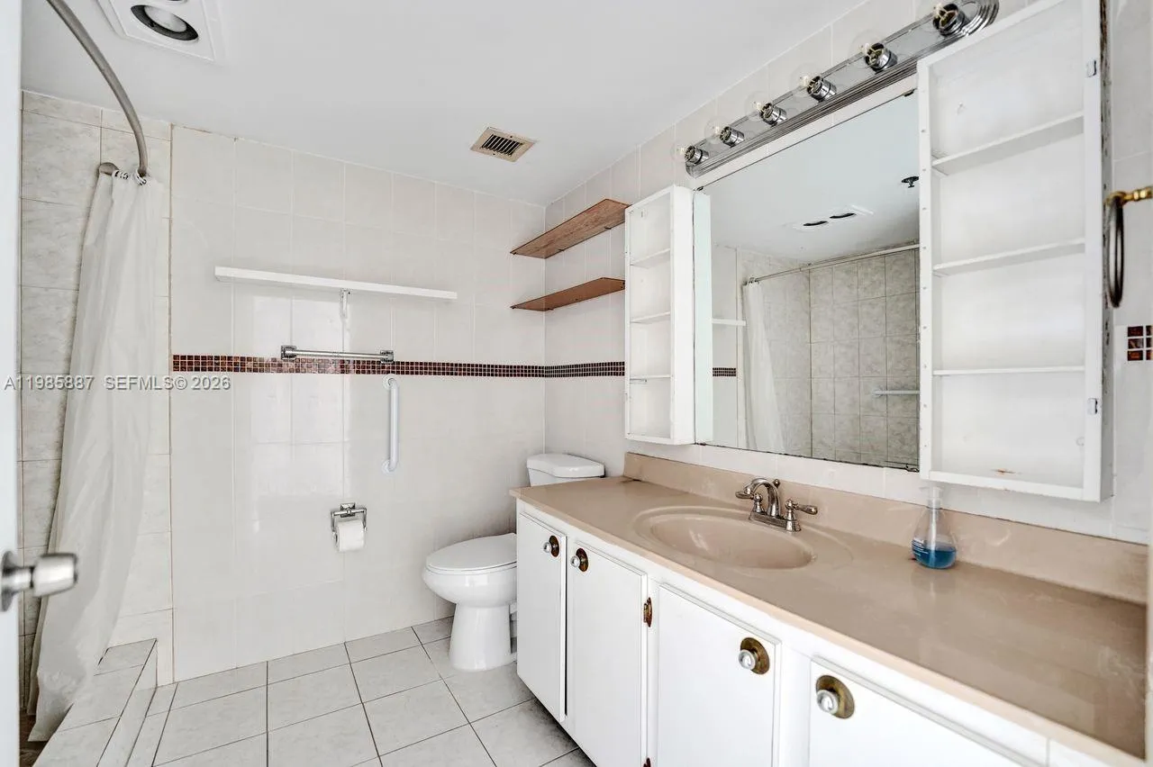 4001 Hillcrest Dr 602-4, Hollywood, Florida 33021, Hollywood, Florida 33021, 3 Bedrooms Bedrooms, ,2 BathroomsBathrooms,Residential,For Sale,4001 Hillcrest Dr 602-4, Hollywood, Florida 33021,A11985887