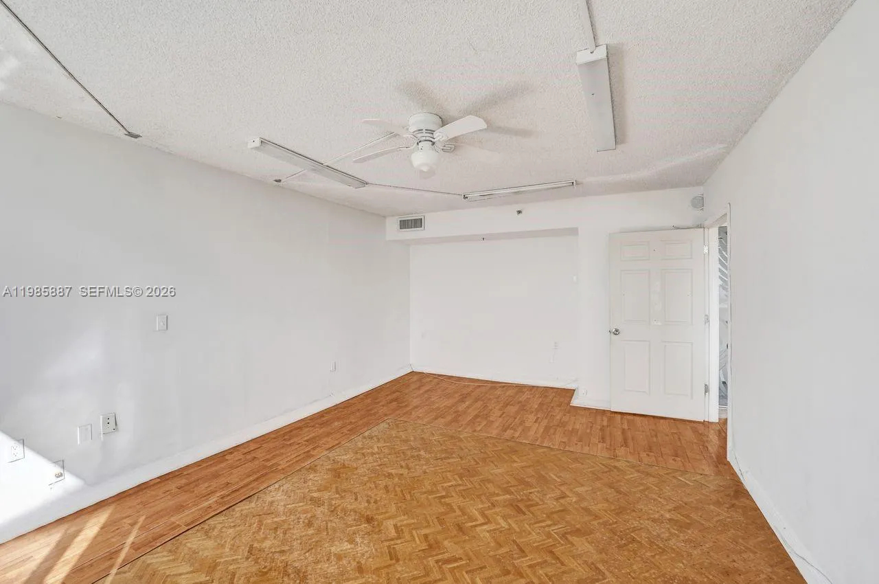 4001 Hillcrest Dr 602-4, Hollywood, Florida 33021, Hollywood, Florida 33021, 3 Bedrooms Bedrooms, ,2 BathroomsBathrooms,Residential,For Sale,4001 Hillcrest Dr 602-4, Hollywood, Florida 33021,A11985887