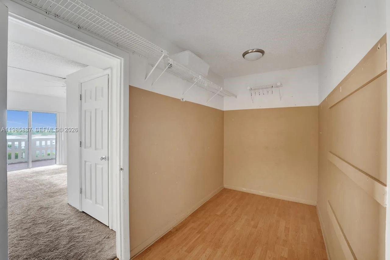 4001 Hillcrest Dr 602-4, Hollywood, Florida 33021, Hollywood, Florida 33021, 3 Bedrooms Bedrooms, ,2 BathroomsBathrooms,Residential,For Sale,4001 Hillcrest Dr 602-4, Hollywood, Florida 33021,A11985887