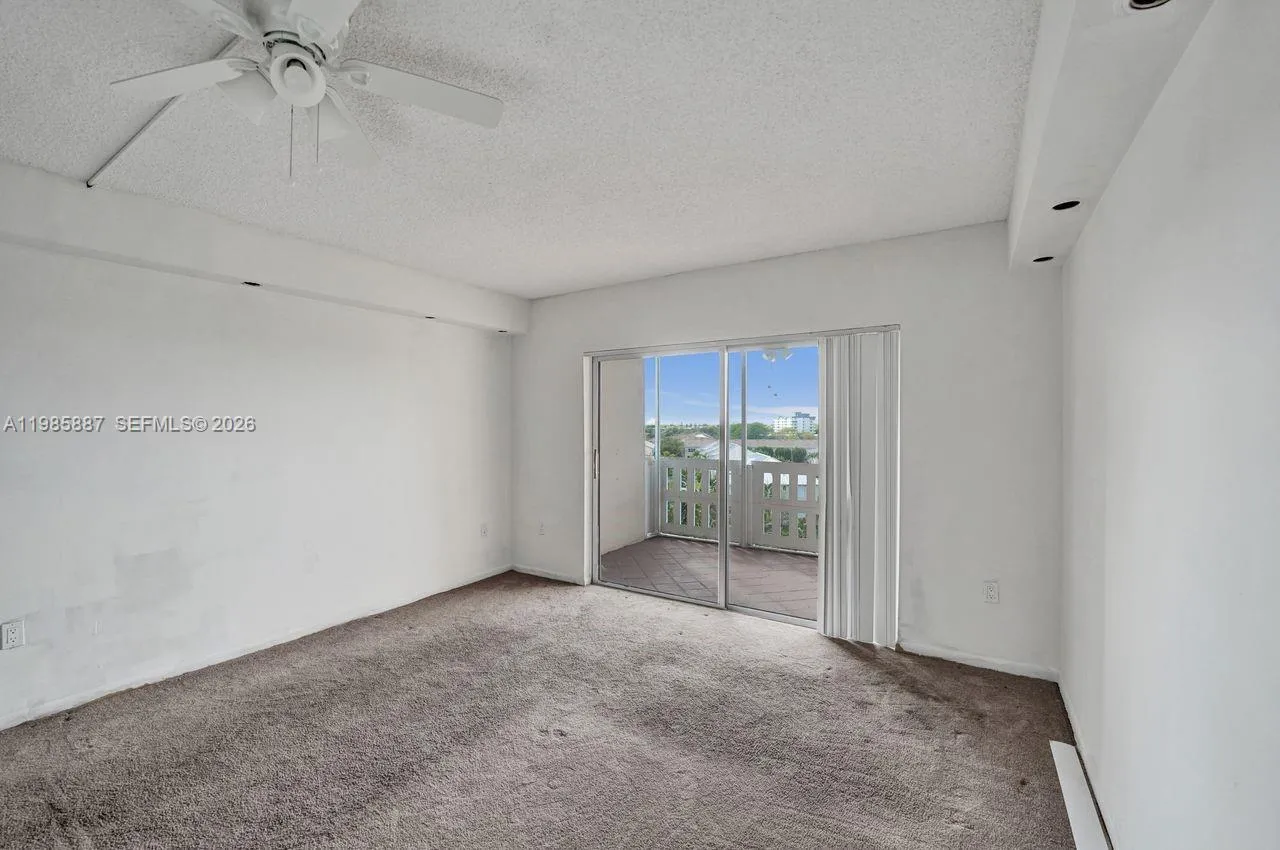4001 Hillcrest Dr 602-4, Hollywood, Florida 33021, Hollywood, Florida 33021, 3 Bedrooms Bedrooms, ,2 BathroomsBathrooms,Residential,For Sale,4001 Hillcrest Dr 602-4, Hollywood, Florida 33021,A11985887