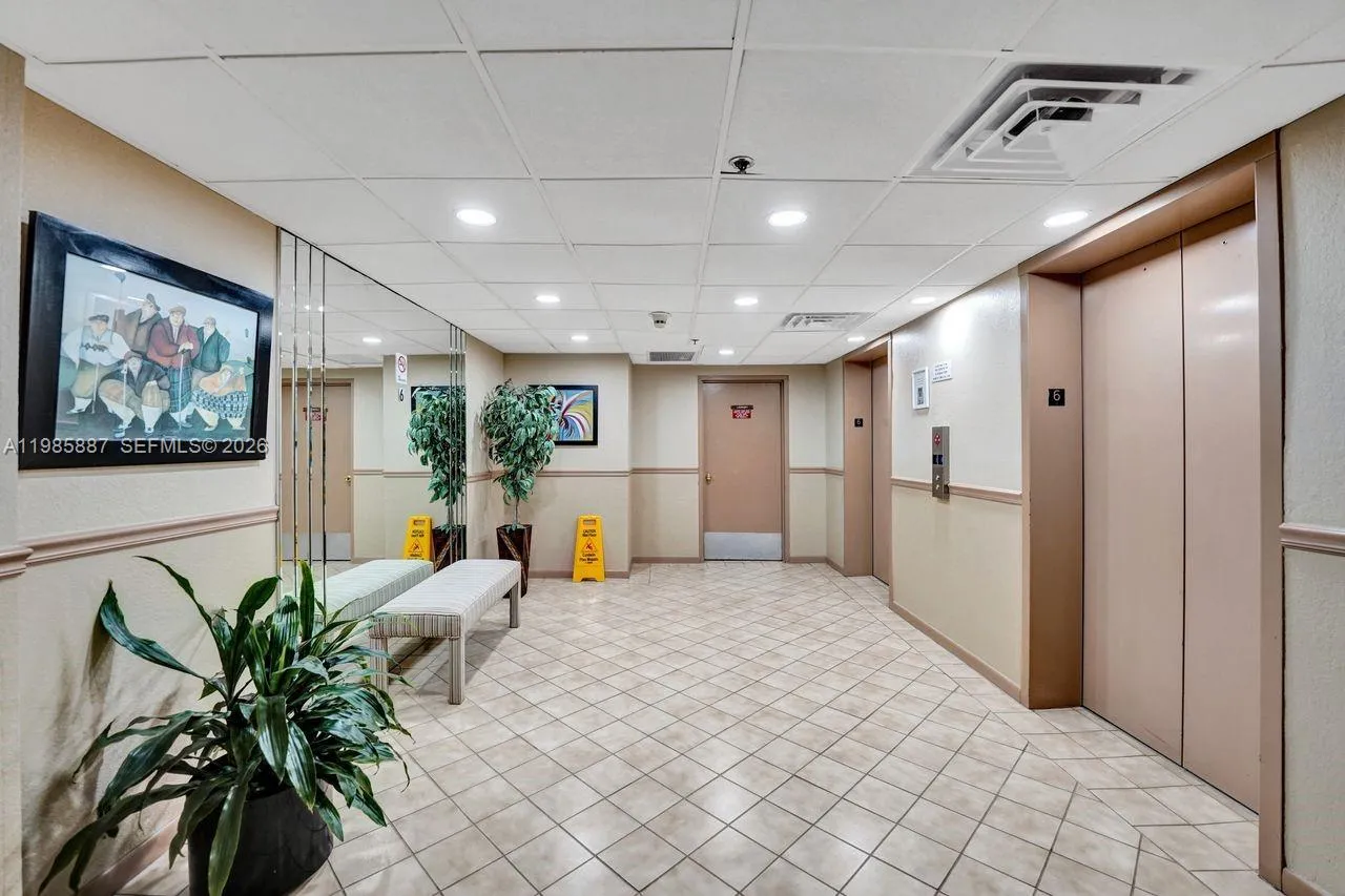 4001 Hillcrest Dr 602-4, Hollywood, Florida 33021, Hollywood, Florida 33021, 3 Bedrooms Bedrooms, ,2 BathroomsBathrooms,Residential,For Sale,4001 Hillcrest Dr 602-4, Hollywood, Florida 33021,A11985887