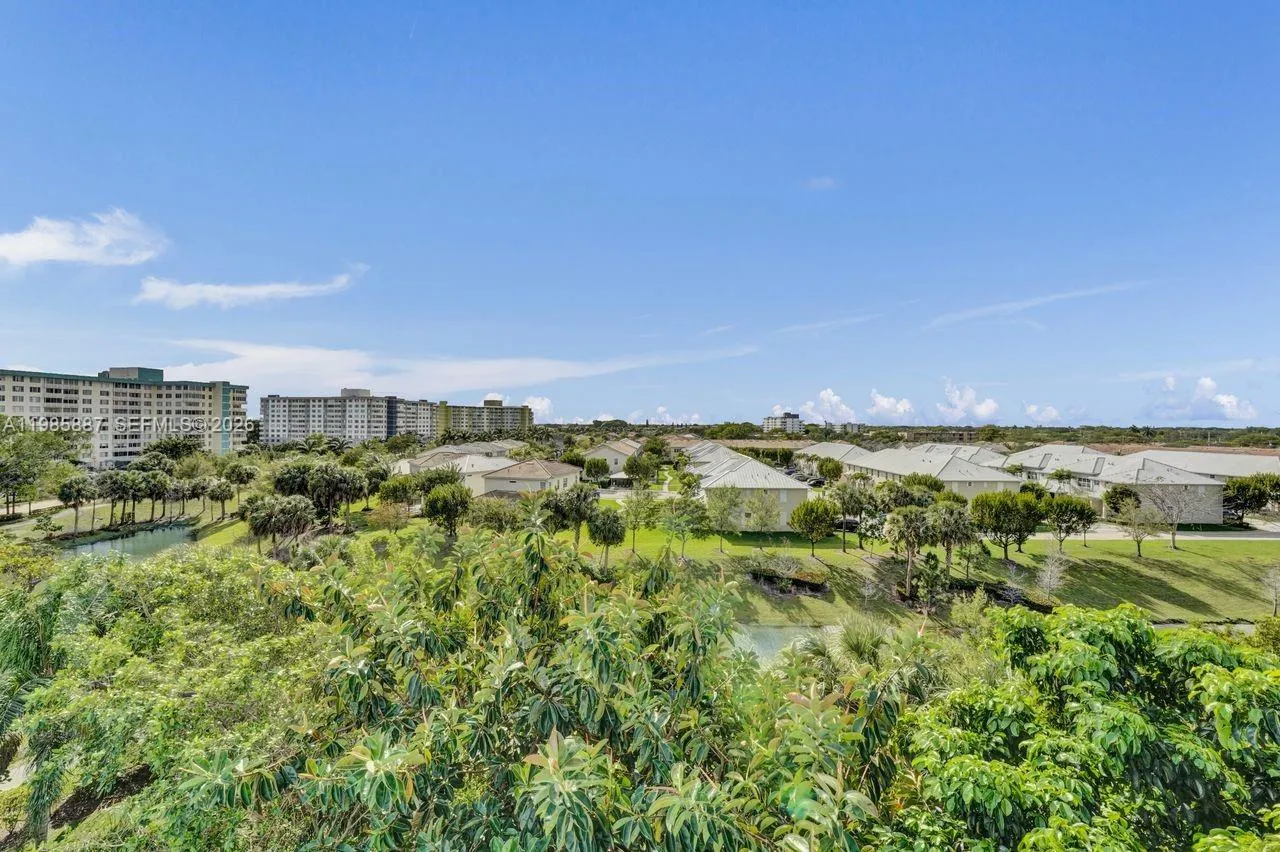 4001 Hillcrest Dr 602-4, Hollywood, Florida 33021, Hollywood, Florida 33021, 3 Bedrooms Bedrooms, ,2 BathroomsBathrooms,Residential,For Sale,4001 Hillcrest Dr 602-4, Hollywood, Florida 33021,A11985887