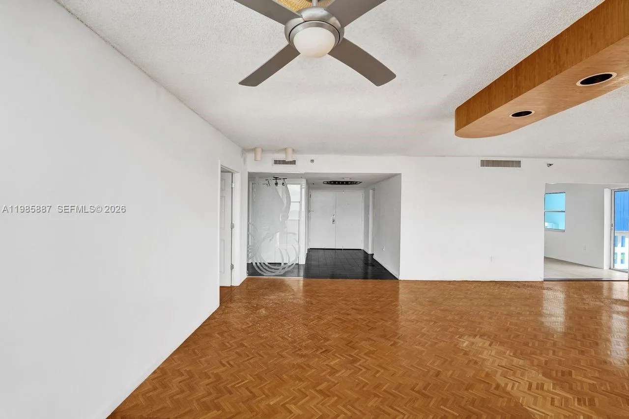 4001 Hillcrest Dr 602-4, Hollywood, Florida 33021, Hollywood, Florida 33021, 3 Bedrooms Bedrooms, ,2 BathroomsBathrooms,Residential,For Sale,4001 Hillcrest Dr 602-4, Hollywood, Florida 33021,A11985887