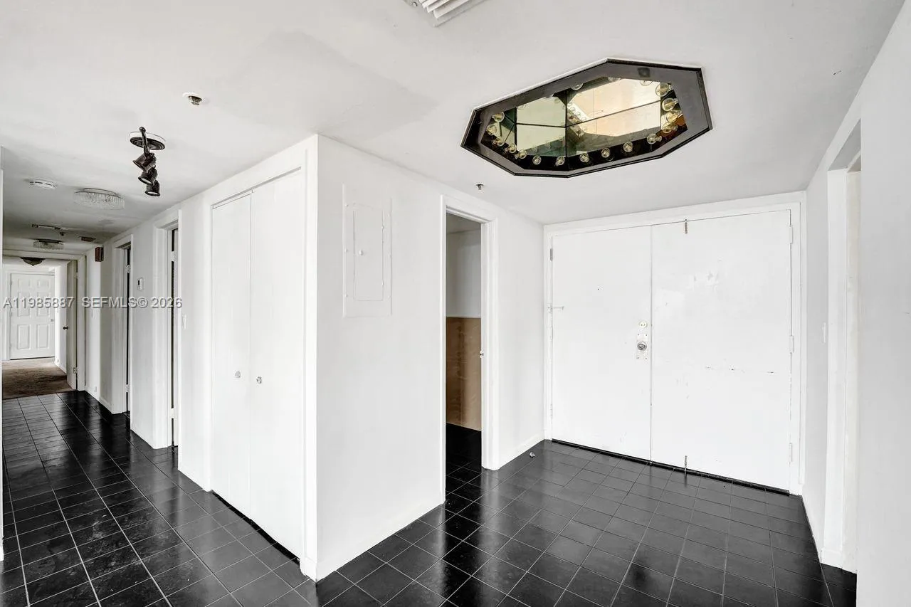 4001 Hillcrest Dr 602-4, Hollywood, Florida 33021, Hollywood, Florida 33021, 3 Bedrooms Bedrooms, ,2 BathroomsBathrooms,Residential,For Sale,4001 Hillcrest Dr 602-4, Hollywood, Florida 33021,A11985887