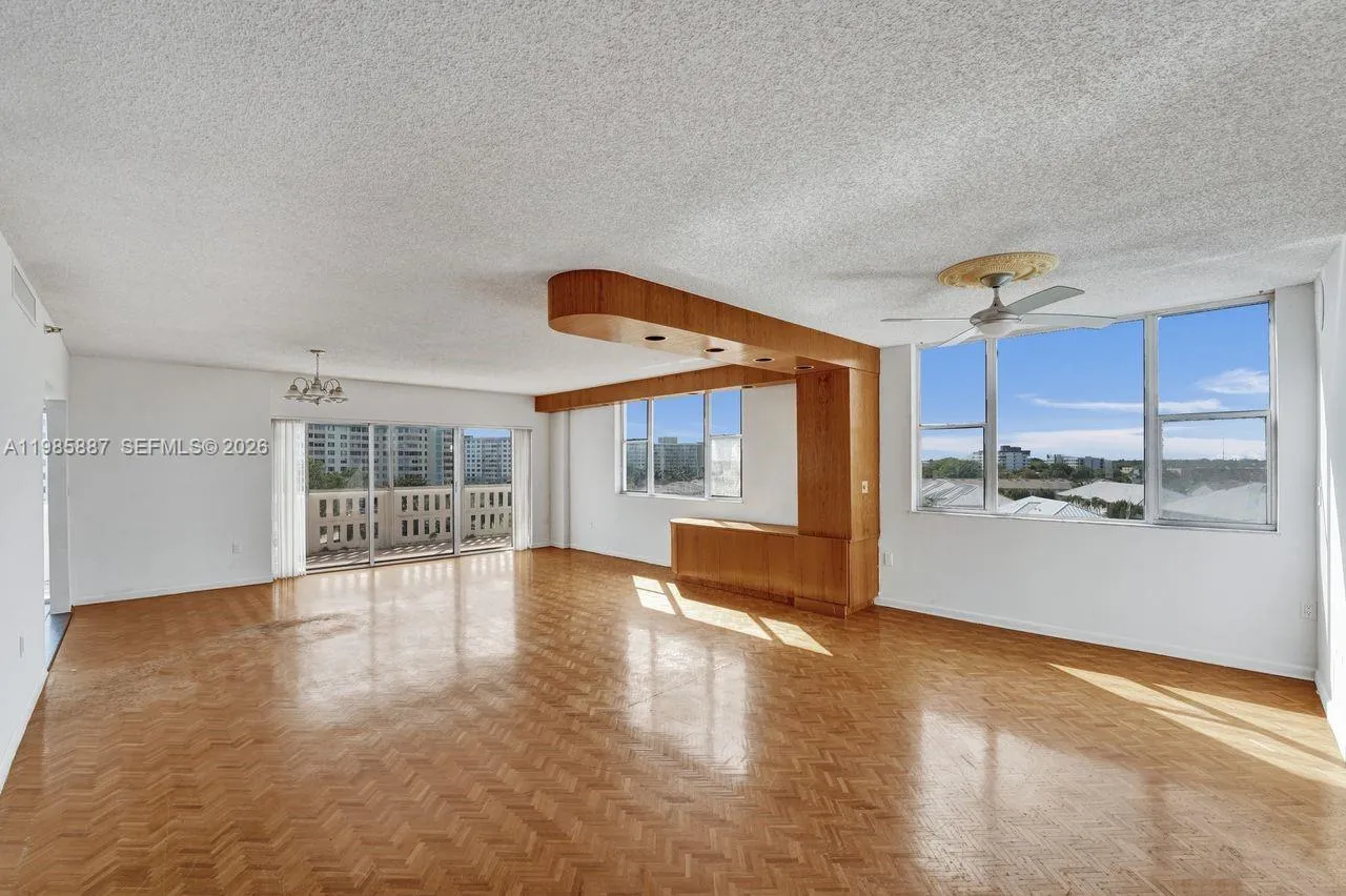 4001 Hillcrest Dr 602-4, Hollywood, Florida 33021, Hollywood, Florida 33021, 3 Bedrooms Bedrooms, ,2 BathroomsBathrooms,Residential,For Sale,4001 Hillcrest Dr 602-4, Hollywood, Florida 33021,A11985887