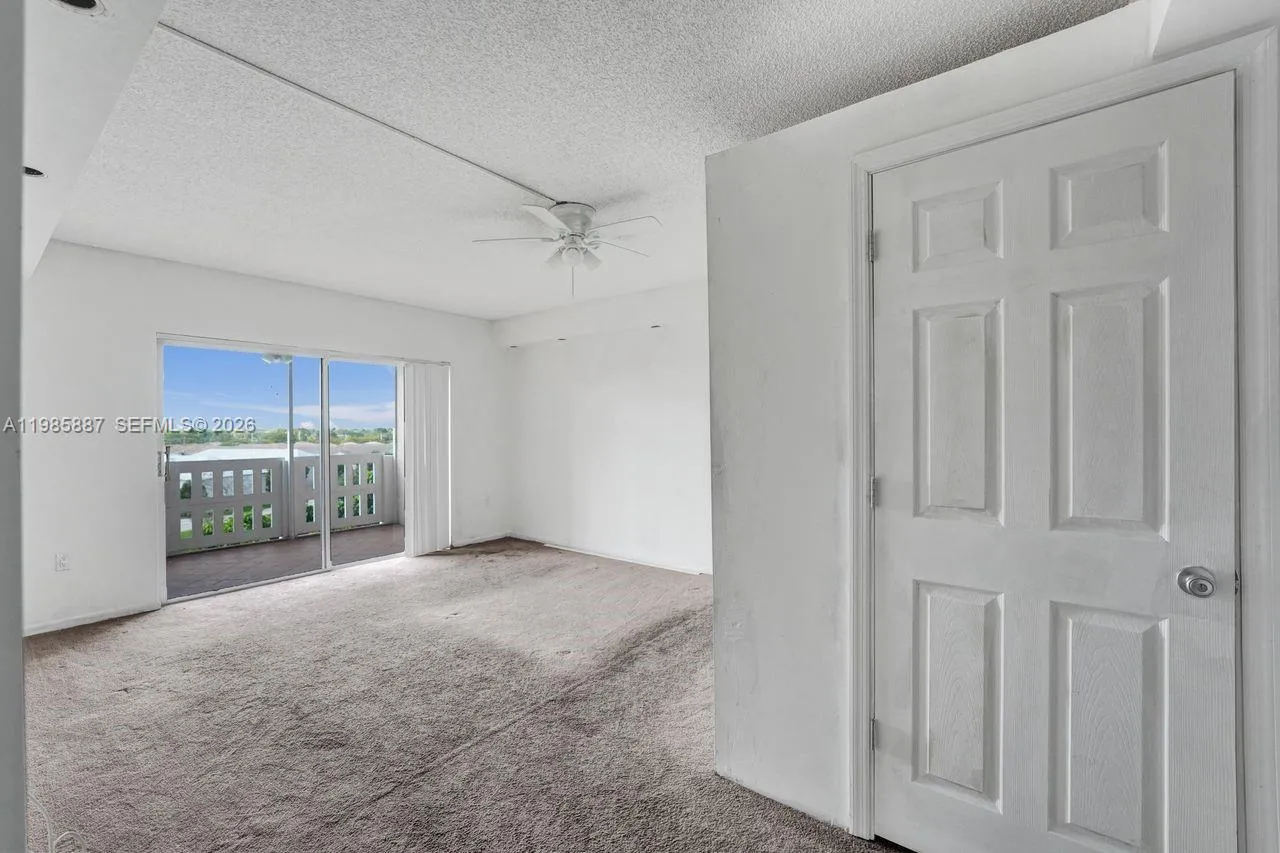 4001 Hillcrest Dr 602-4, Hollywood, Florida 33021, Hollywood, Florida 33021, 3 Bedrooms Bedrooms, ,2 BathroomsBathrooms,Residential,For Sale,4001 Hillcrest Dr 602-4, Hollywood, Florida 33021,A11985887