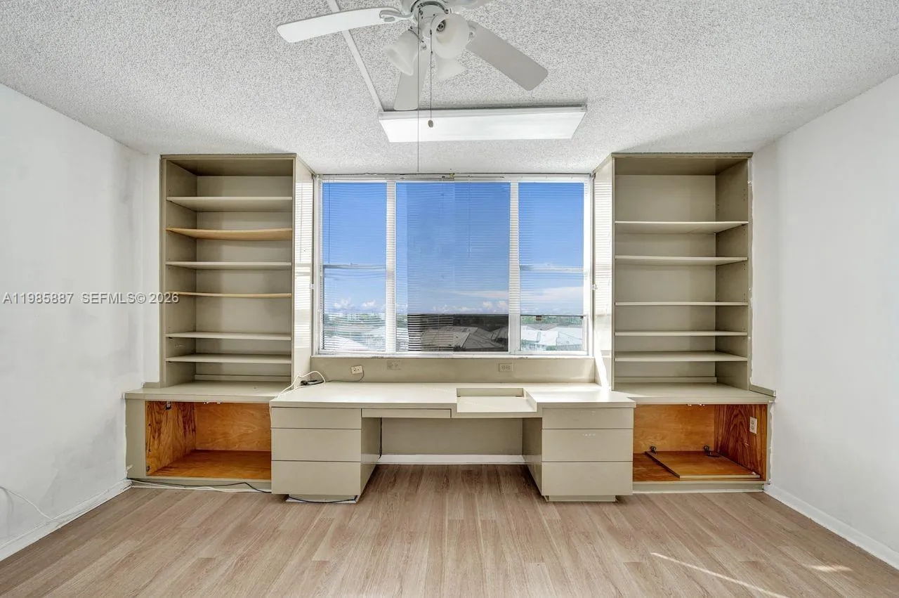 4001 Hillcrest Dr 602-4, Hollywood, Florida 33021, Hollywood, Florida 33021, 3 Bedrooms Bedrooms, ,2 BathroomsBathrooms,Residential,For Sale,4001 Hillcrest Dr 602-4, Hollywood, Florida 33021,A11985887