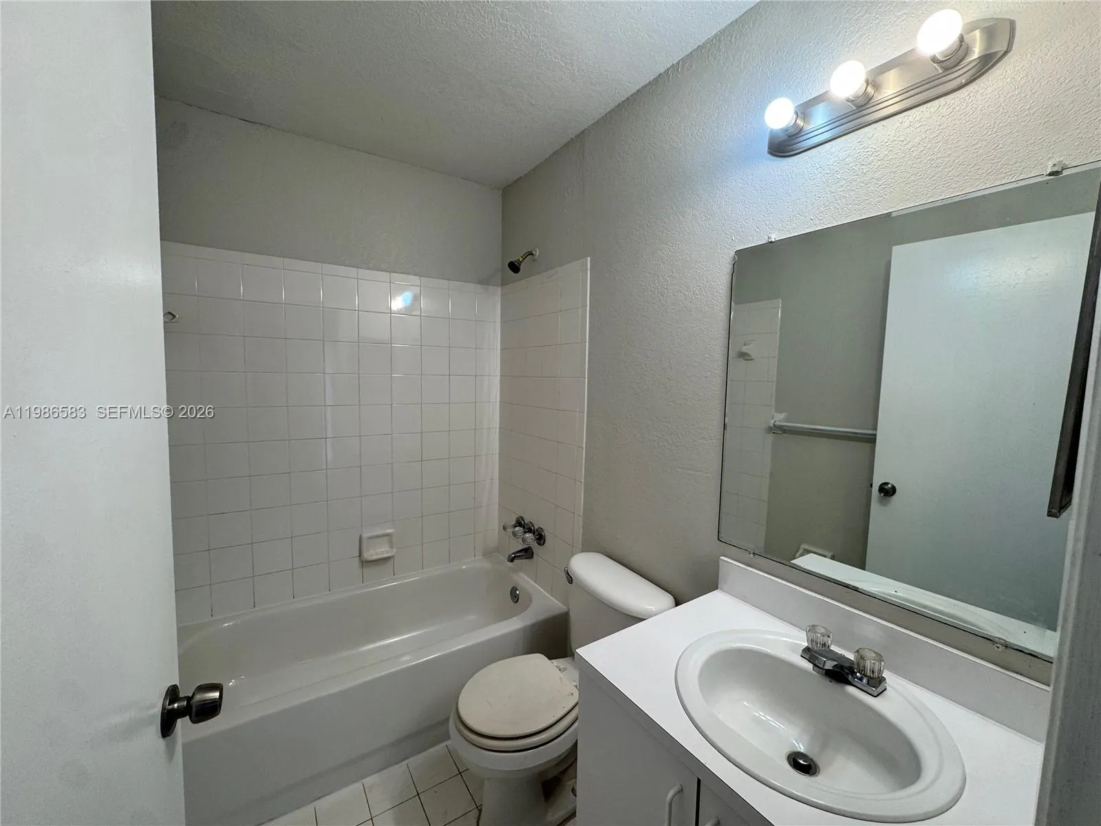 623 Nw 13th Ter, Fort Lauderdale, Florida 33311, Fort Lauderdale, Florida 33311, 2 Bedrooms Bedrooms, ,1 BathroomBathrooms,Residential Lease,For Rent,623 Nw 13th Ter, Fort Lauderdale, Florida 33311,A11986583