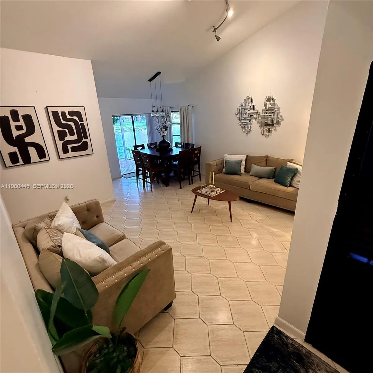 10025 Sw 16th St, Pembroke Pines, Florida 33025, Pembroke Pines, Florida 33025, 2 Bedrooms Bedrooms, ,2 BathroomsBathrooms,Residential,For Sale,10025 Sw 16th St, Pembroke Pines, Florida 33025,A11986445
