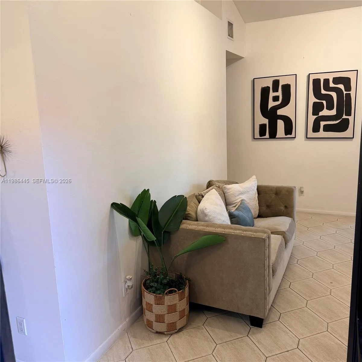 10025 Sw 16th St, Pembroke Pines, Florida 33025, Pembroke Pines, Florida 33025, 2 Bedrooms Bedrooms, ,2 BathroomsBathrooms,Residential,For Sale,10025 Sw 16th St, Pembroke Pines, Florida 33025,A11986445