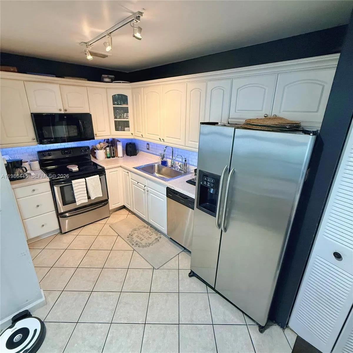 10025 Sw 16th St, Pembroke Pines, Florida 33025, Pembroke Pines, Florida 33025, 2 Bedrooms Bedrooms, ,2 BathroomsBathrooms,Residential,For Sale,10025 Sw 16th St, Pembroke Pines, Florida 33025,A11986445