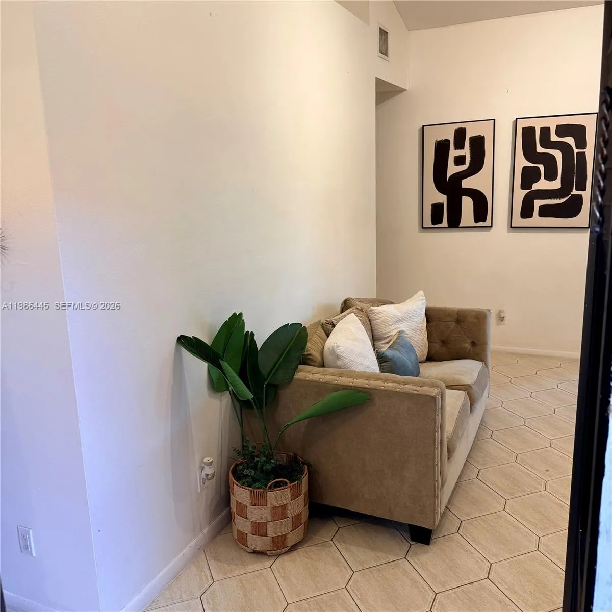 10025 Sw 16th St, Pembroke Pines, Florida 33025, Pembroke Pines, Florida 33025, 2 Bedrooms Bedrooms, ,2 BathroomsBathrooms,Residential,For Sale,10025 Sw 16th St, Pembroke Pines, Florida 33025,A11986445
