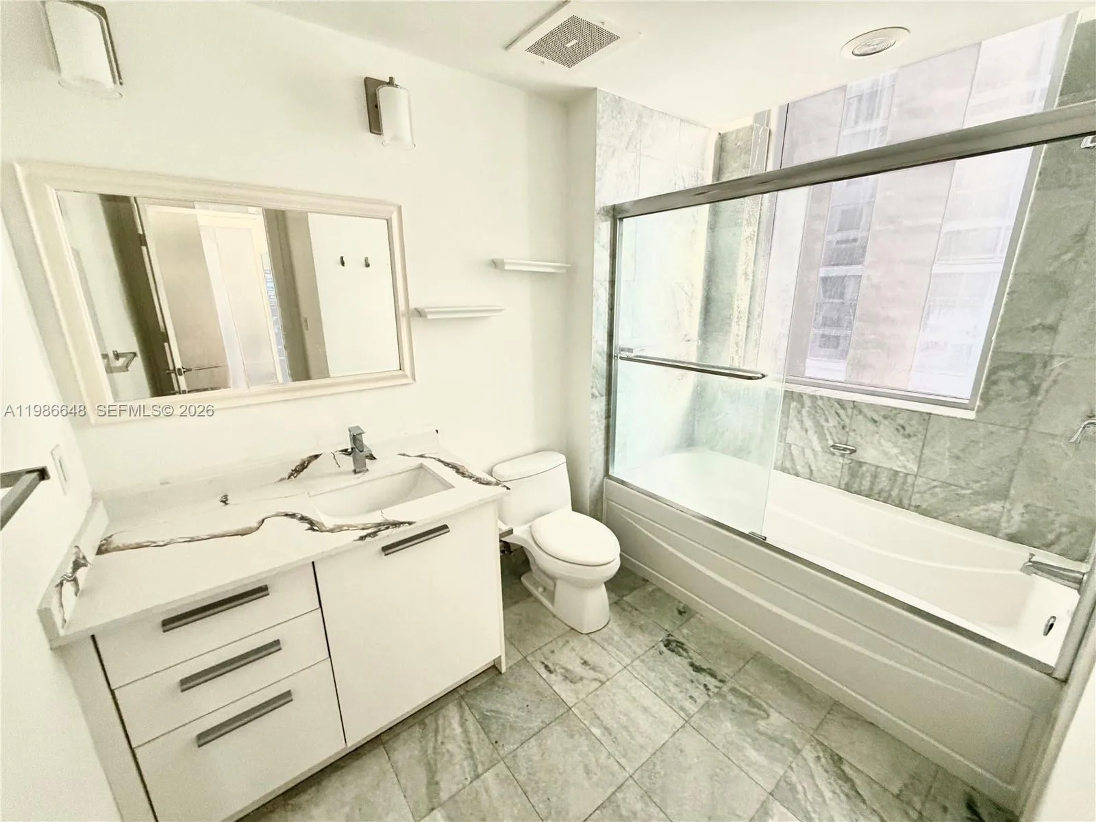 1050 Brickell Ave 2102, Miami, Florida 33131, Miami, Florida 33131, 1 Bedroom Bedrooms, ,1 BathroomBathrooms,Residential Lease,For Rent,1050 Brickell Ave 2102, Miami, Florida 33131,A11986648