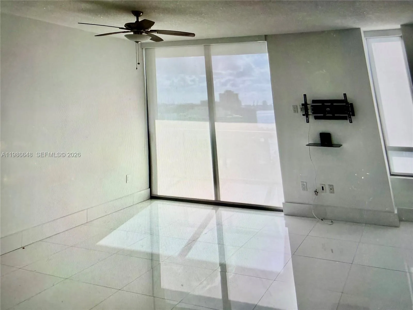 1050 Brickell Ave 2102, Miami, Florida 33131, Miami, Florida 33131, 1 Bedroom Bedrooms, ,1 BathroomBathrooms,Residential Lease,For Rent,1050 Brickell Ave 2102, Miami, Florida 33131,A11986648