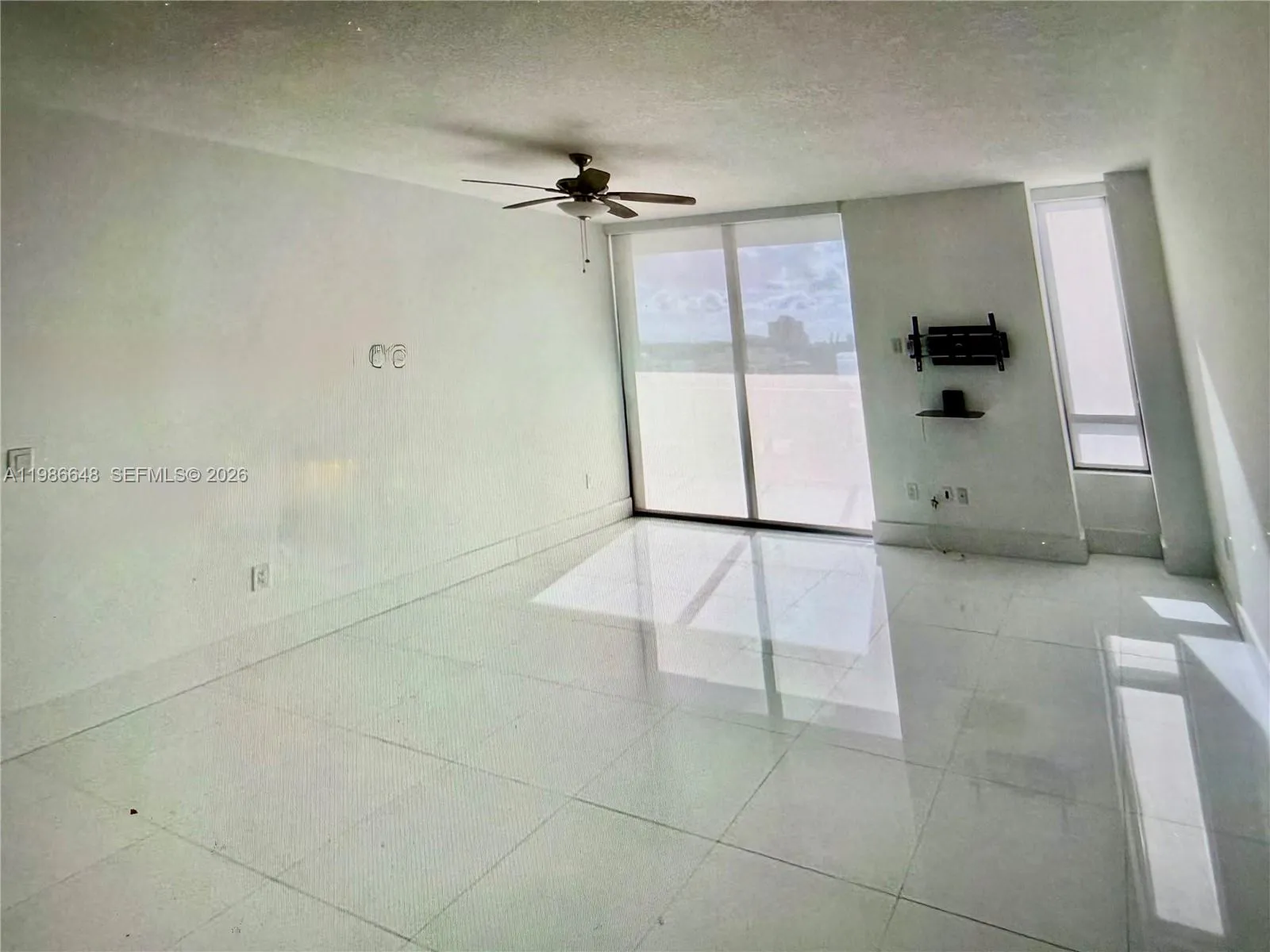 1050 Brickell Ave 2102, Miami, Florida 33131, Miami, Florida 33131, 1 Bedroom Bedrooms, ,1 BathroomBathrooms,Residential Lease,For Rent,1050 Brickell Ave 2102, Miami, Florida 33131,A11986648