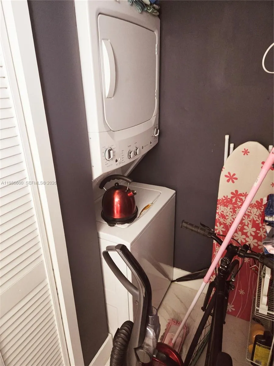 1650 Coral Way 702, Miami, Florida 33145, Miami, Florida 33145, 2 Bedrooms Bedrooms, ,2 BathroomsBathrooms,Residential Lease,For Rent,1650 Coral Way 702, Miami, Florida 33145,A11986600