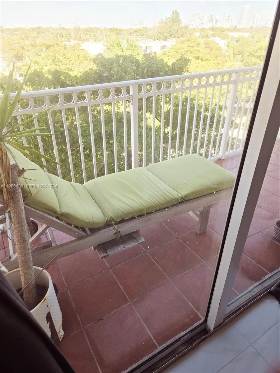 1650 Coral Way 702, Miami, Florida 33145, Miami, Florida 33145, 2 Bedrooms Bedrooms, ,2 BathroomsBathrooms,Residential Lease,For Rent,1650 Coral Way 702, Miami, Florida 33145,A11986600