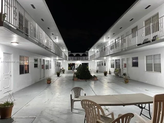 2826 Van Buren St, Hollywood, Florida 33020, Hollywood, Florida 33020, 1 Bedroom Bedrooms, ,1 BathroomBathrooms,Residential,For Sale,2826 Van Buren St, Hollywood, Florida 33020,A11986669