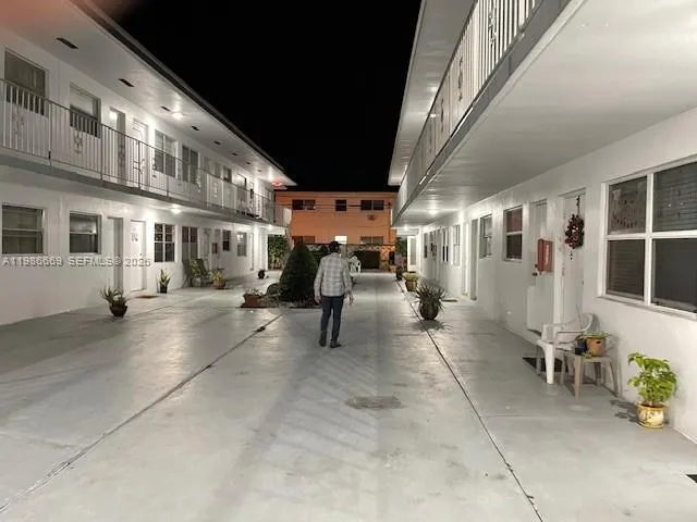 2826 Van Buren St, Hollywood, Florida 33020, Hollywood, Florida 33020, 1 Bedroom Bedrooms, ,1 BathroomBathrooms,Residential,For Sale,2826 Van Buren St, Hollywood, Florida 33020,A11986669