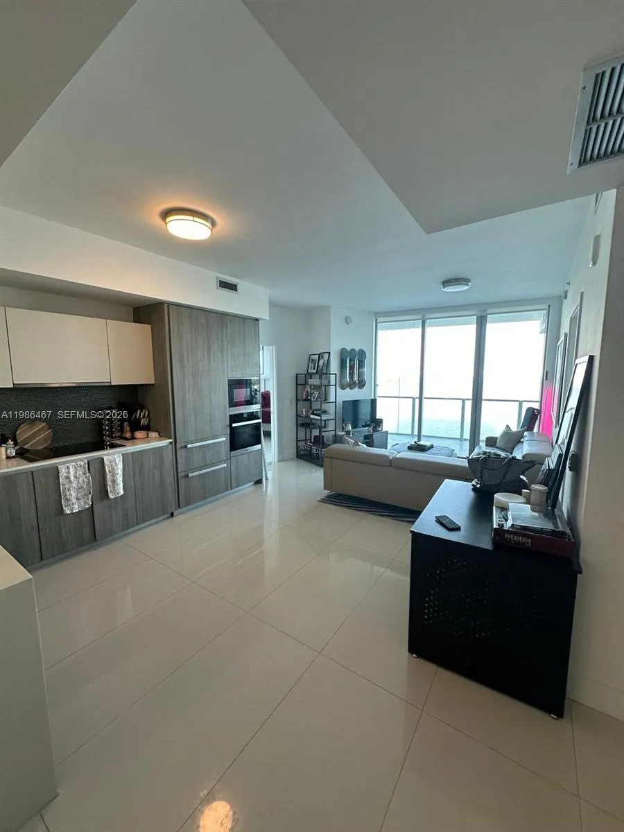 2900 Ne 7th Ave 1003, Miami, Florida 33137, Miami, Florida 33137, 2 Bedrooms Bedrooms, ,3 BathroomsBathrooms,Residential Lease,For Rent,2900 Ne 7th Ave 1003, Miami, Florida 33137,A11986467