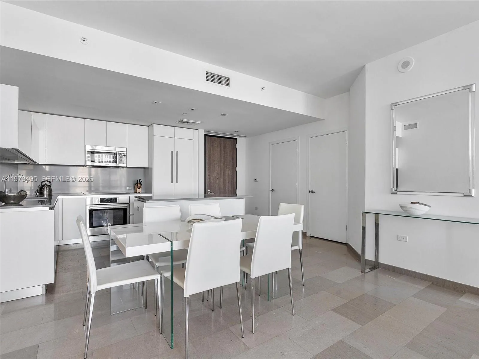 88 Sw 7th St 2709, Miami, Florida 33130, Miami, Florida 33130, 2 Bedrooms Bedrooms, ,2 BathroomsBathrooms,Residential Lease,For Rent,88 Sw 7th St 2709, Miami, Florida 33130,A11979495