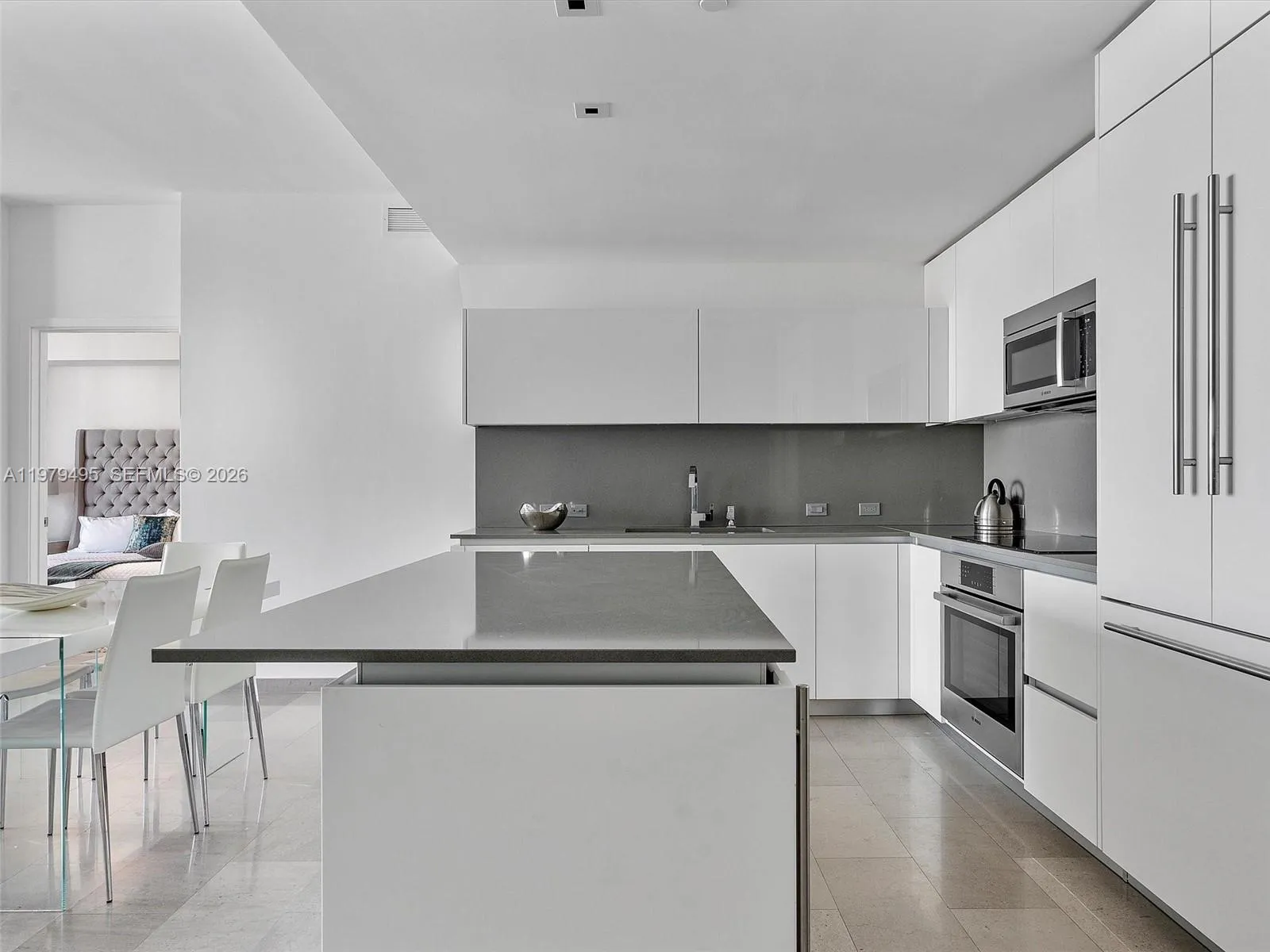 88 Sw 7th St 2709, Miami, Florida 33130, Miami, Florida 33130, 2 Bedrooms Bedrooms, ,2 BathroomsBathrooms,Residential Lease,For Rent,88 Sw 7th St 2709, Miami, Florida 33130,A11979495