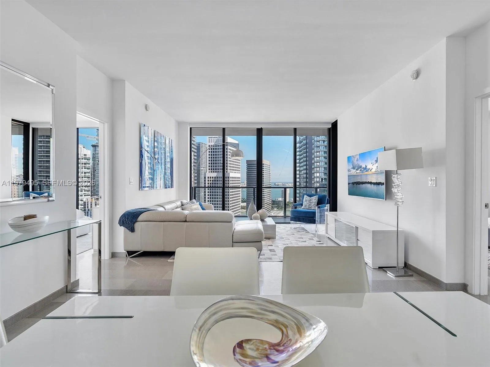 88 Sw 7th St 2709, Miami, Florida 33130, Miami, Florida 33130, 2 Bedrooms Bedrooms, ,2 BathroomsBathrooms,Residential Lease,For Rent,88 Sw 7th St 2709, Miami, Florida 33130,A11979495