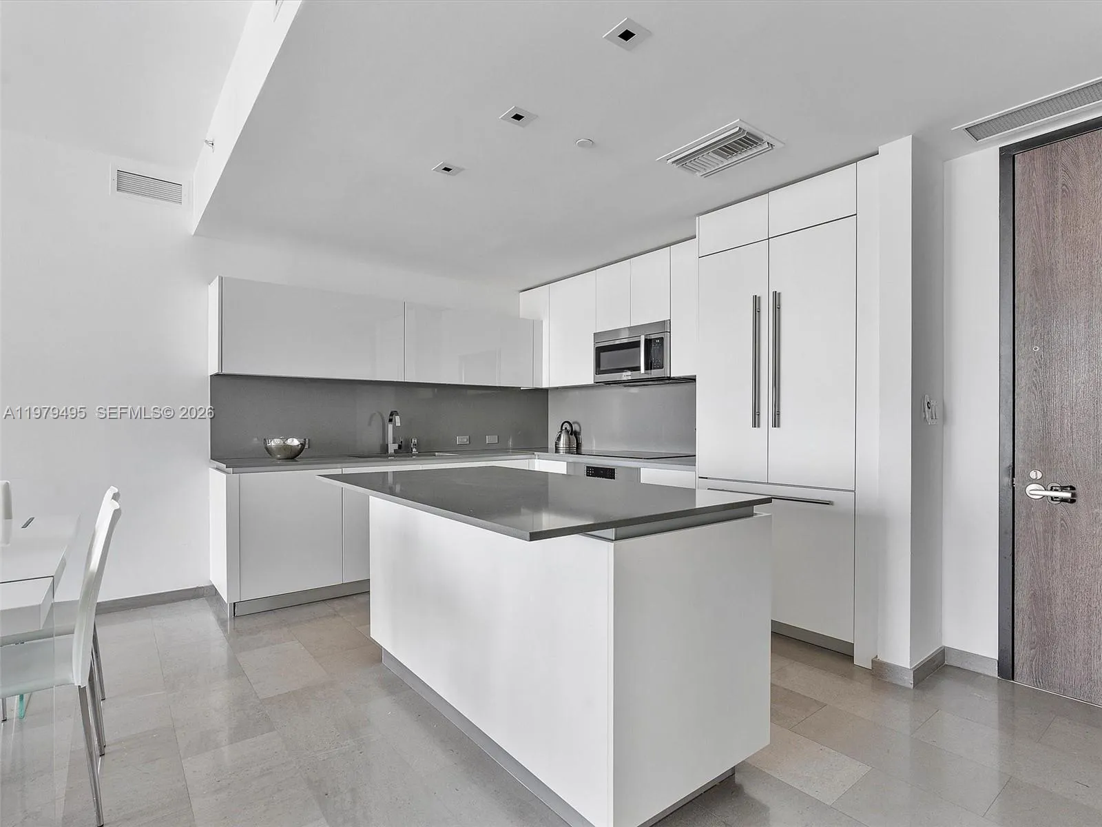 88 Sw 7th St 2709, Miami, Florida 33130, Miami, Florida 33130, 2 Bedrooms Bedrooms, ,2 BathroomsBathrooms,Residential Lease,For Rent,88 Sw 7th St 2709, Miami, Florida 33130,A11979495