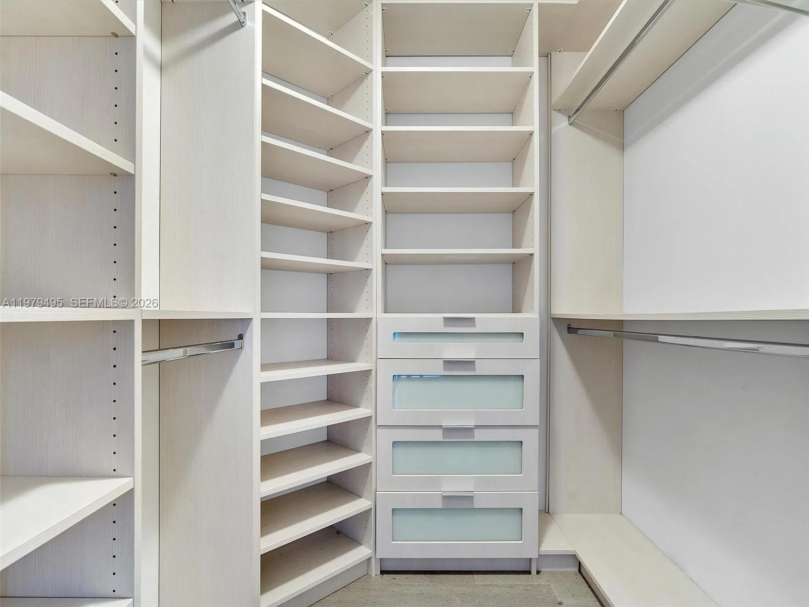 88 Sw 7th St 2709, Miami, Florida 33130, Miami, Florida 33130, 2 Bedrooms Bedrooms, ,2 BathroomsBathrooms,Residential Lease,For Rent,88 Sw 7th St 2709, Miami, Florida 33130,A11979495