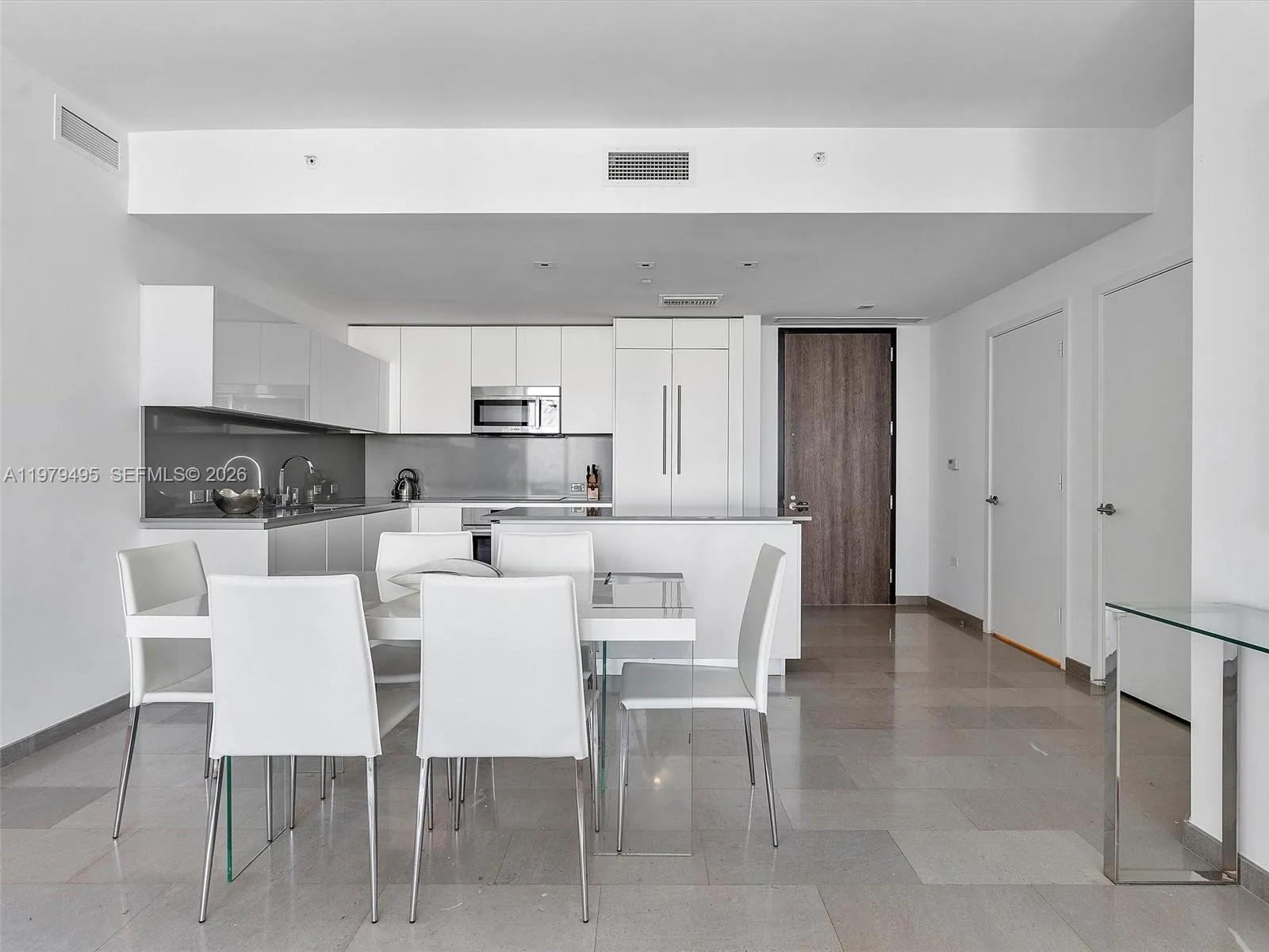 88 Sw 7th St 2709, Miami, Florida 33130, Miami, Florida 33130, 2 Bedrooms Bedrooms, ,2 BathroomsBathrooms,Residential Lease,For Rent,88 Sw 7th St 2709, Miami, Florida 33130,A11979495