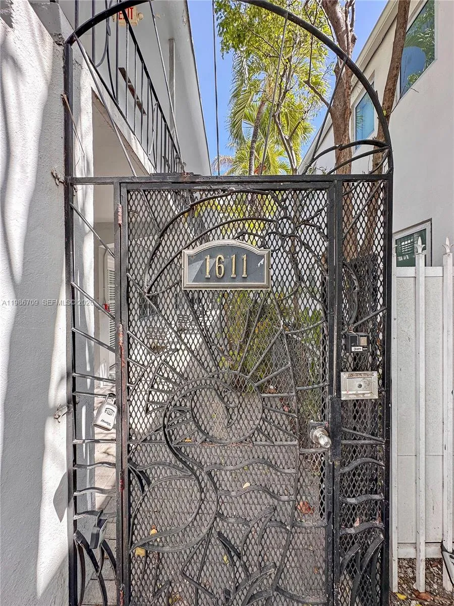 1611 West Ave 9, Miami Beach, Florida 33139, Miami Beach, Florida 33139, 1 Bedroom Bedrooms, ,1 BathroomBathrooms,Residential,For Sale,1611 West Ave 9, Miami Beach, Florida 33139,A11986709