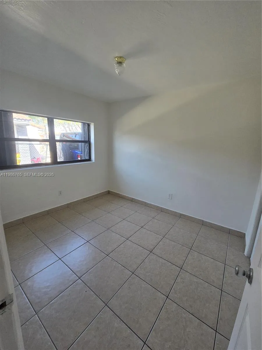 15 W 9th St 3, Hialeah, Florida 33010, Hialeah, Florida 33010, 2 Bedrooms Bedrooms, ,1 BathroomBathrooms,Residential Lease,For Rent,15 W 9th St 3, Hialeah, Florida 33010,A11986765