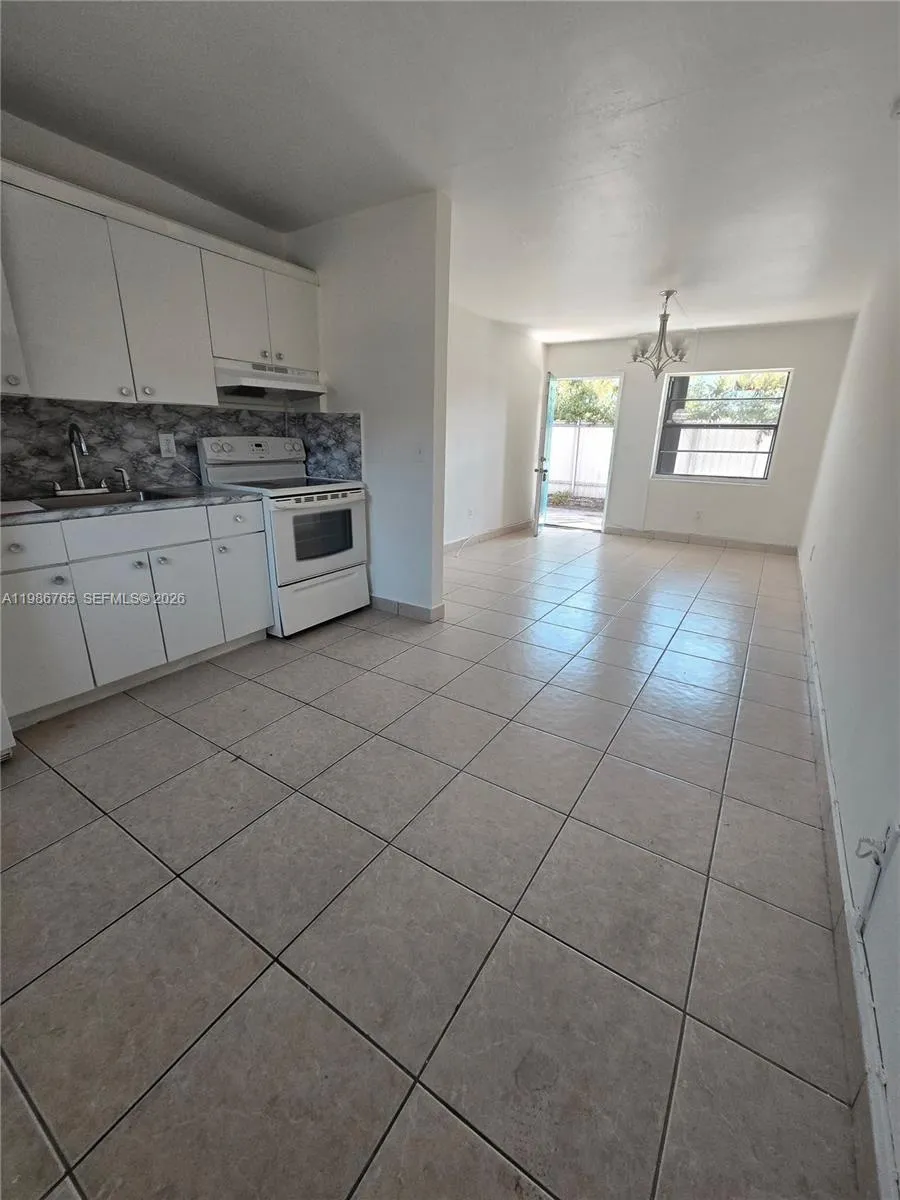 15 W 9th St 3, Hialeah, Florida 33010, Hialeah, Florida 33010, 2 Bedrooms Bedrooms, ,1 BathroomBathrooms,Residential Lease,For Rent,15 W 9th St 3, Hialeah, Florida 33010,A11986765
