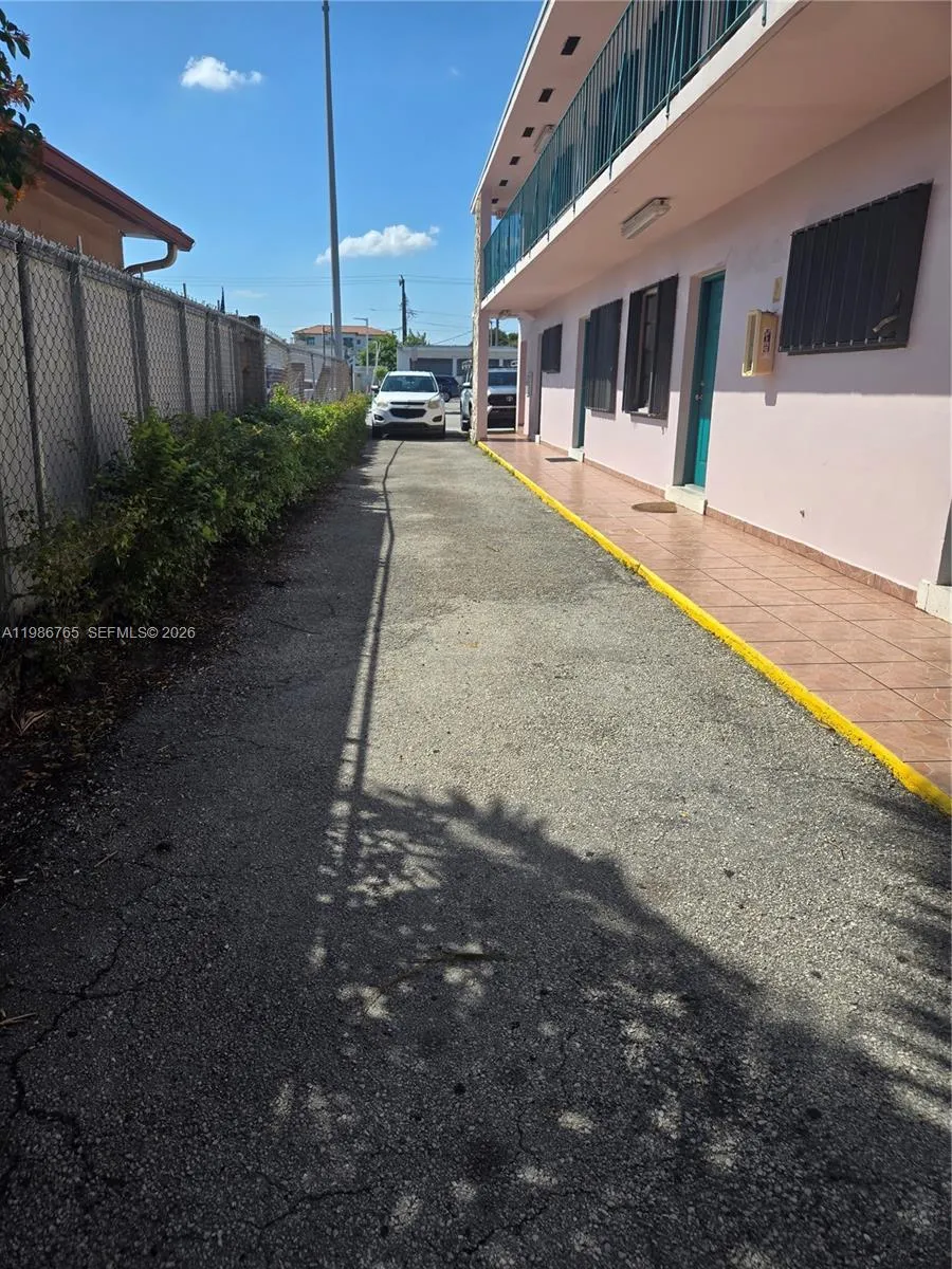 15 W 9th St 3, Hialeah, Florida 33010, Hialeah, Florida 33010, 2 Bedrooms Bedrooms, ,1 BathroomBathrooms,Residential Lease,For Rent,15 W 9th St 3, Hialeah, Florida 33010,A11986765