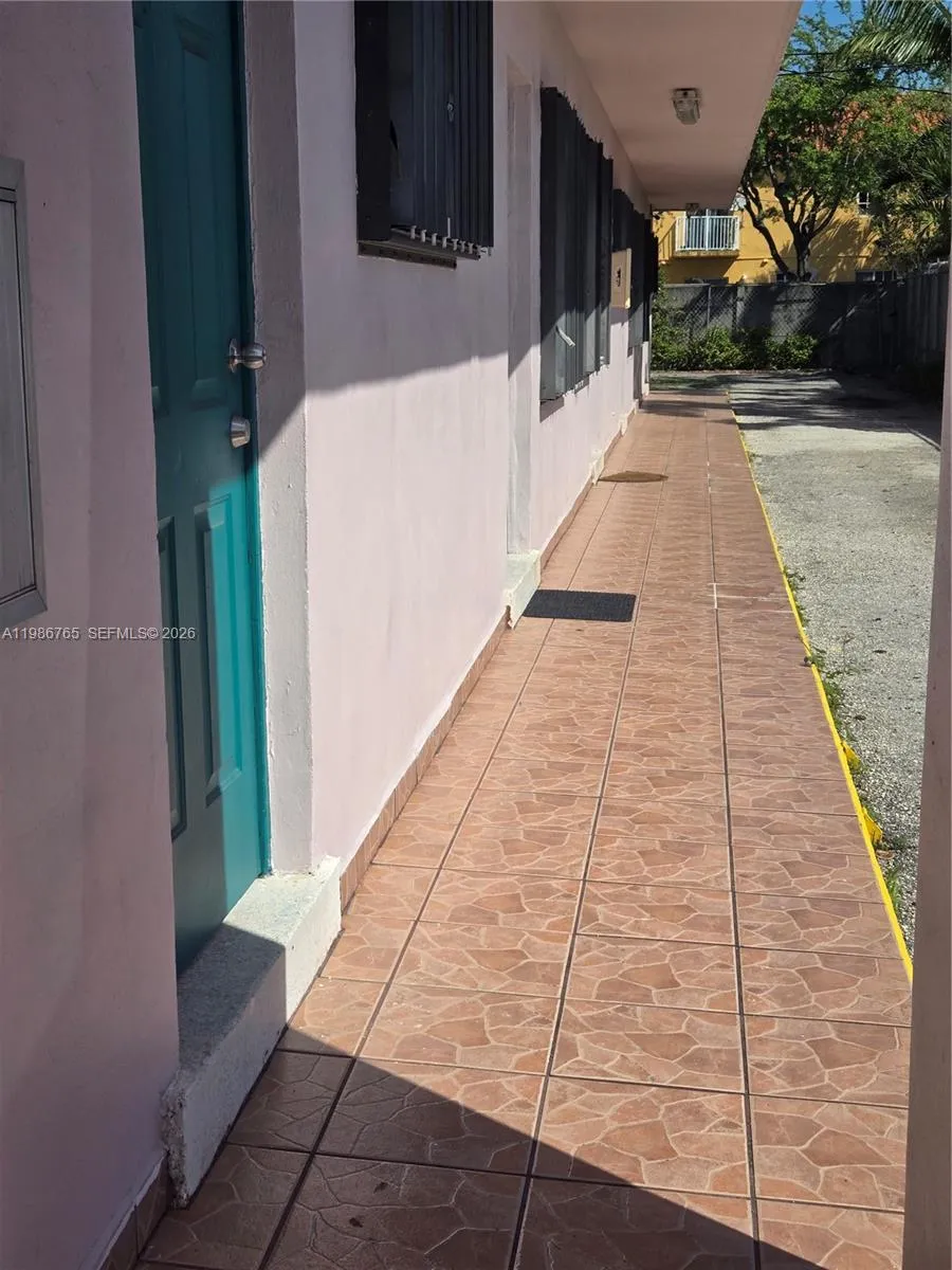 15 W 9th St 3, Hialeah, Florida 33010, Hialeah, Florida 33010, 2 Bedrooms Bedrooms, ,1 BathroomBathrooms,Residential Lease,For Rent,15 W 9th St 3, Hialeah, Florida 33010,A11986765