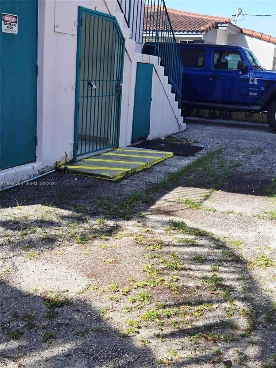 15 W 9th St 3, Hialeah, Florida 33010, Hialeah, Florida 33010, 2 Bedrooms Bedrooms, ,1 BathroomBathrooms,Residential Lease,For Rent,15 W 9th St 3, Hialeah, Florida 33010,A11986765
