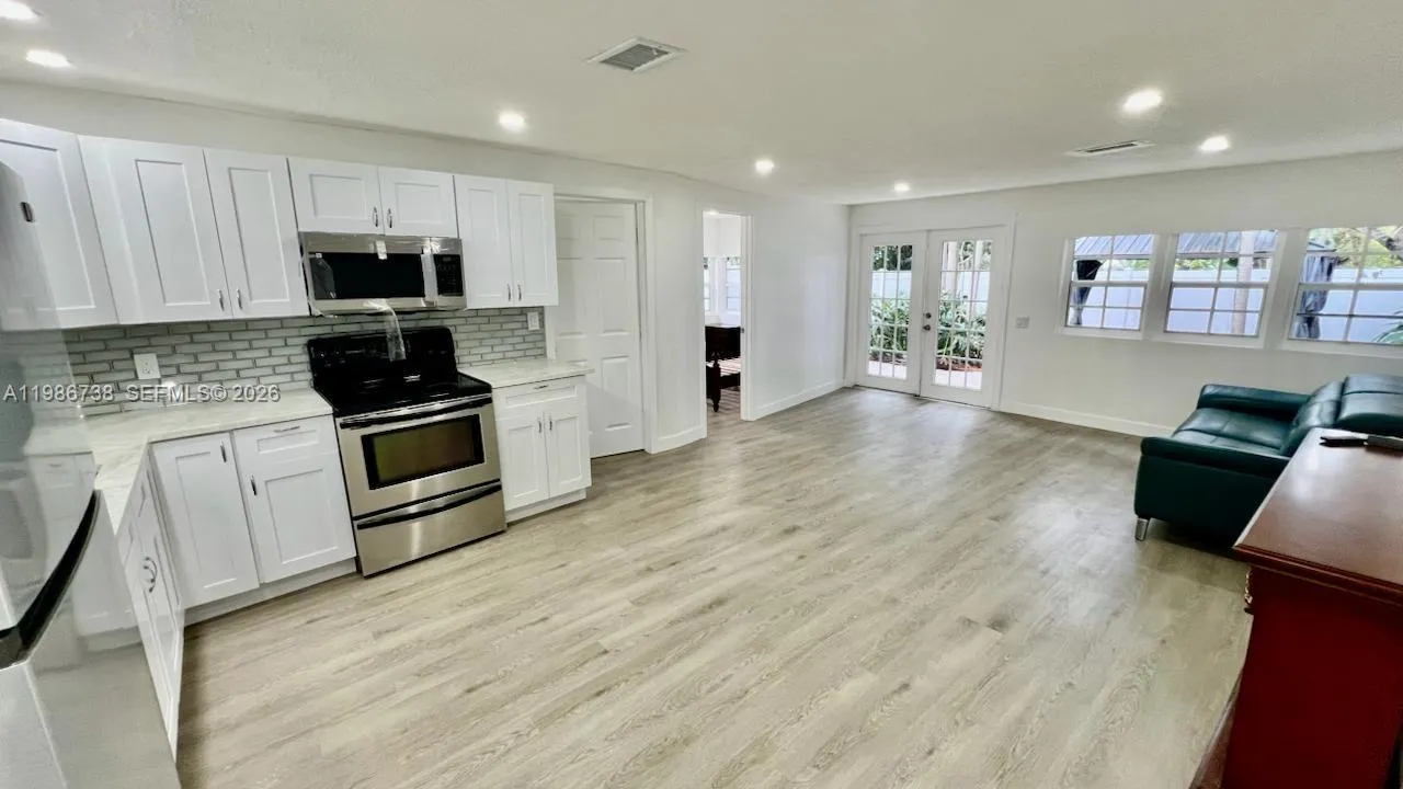48 Sw 14th St 1, Dania Beach, Florida 33004, Dania Beach, Florida 33004, 2 Bedrooms Bedrooms, ,1 BathroomBathrooms,Residential Lease,For Rent,48 Sw 14th St 1, Dania Beach, Florida 33004,A11986738