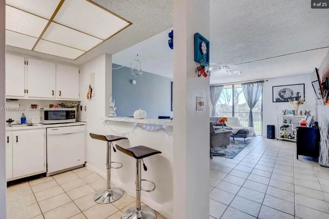 Lauderhill, Florida 33319, 1 Bedroom Bedrooms, ,1 BathroomBathrooms,Residential,For Sale,A11986796