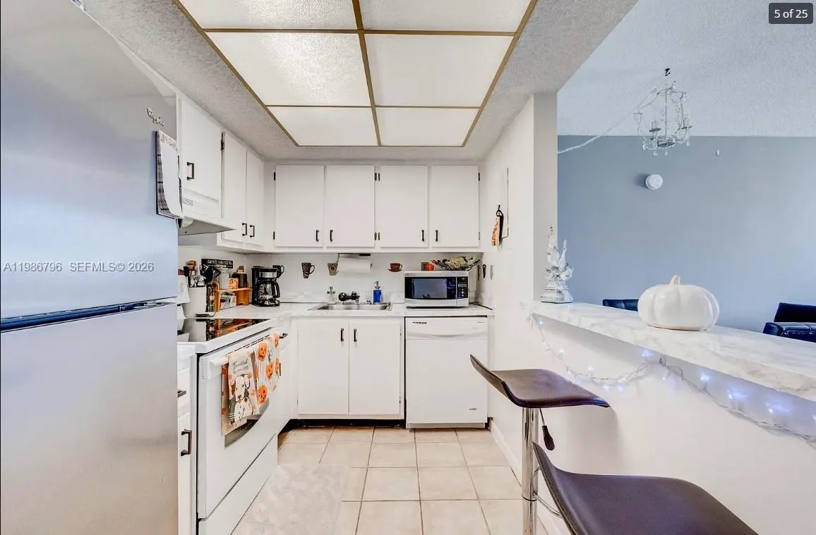 Lauderhill, Florida 33319, 1 Bedroom Bedrooms, ,1 BathroomBathrooms,Residential,For Sale,A11986796