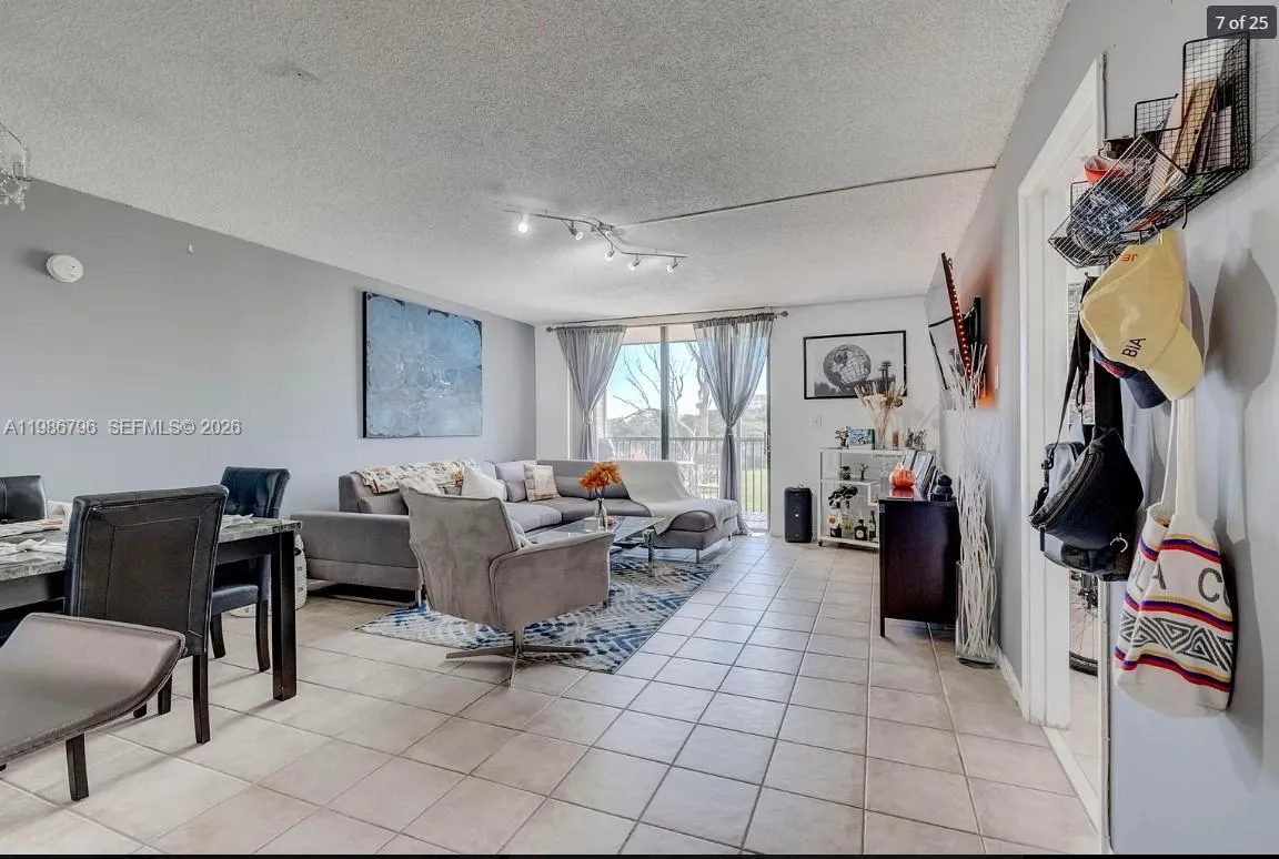 Lauderhill, Florida 33319, 1 Bedroom Bedrooms, ,1 BathroomBathrooms,Residential,For Sale,A11986796