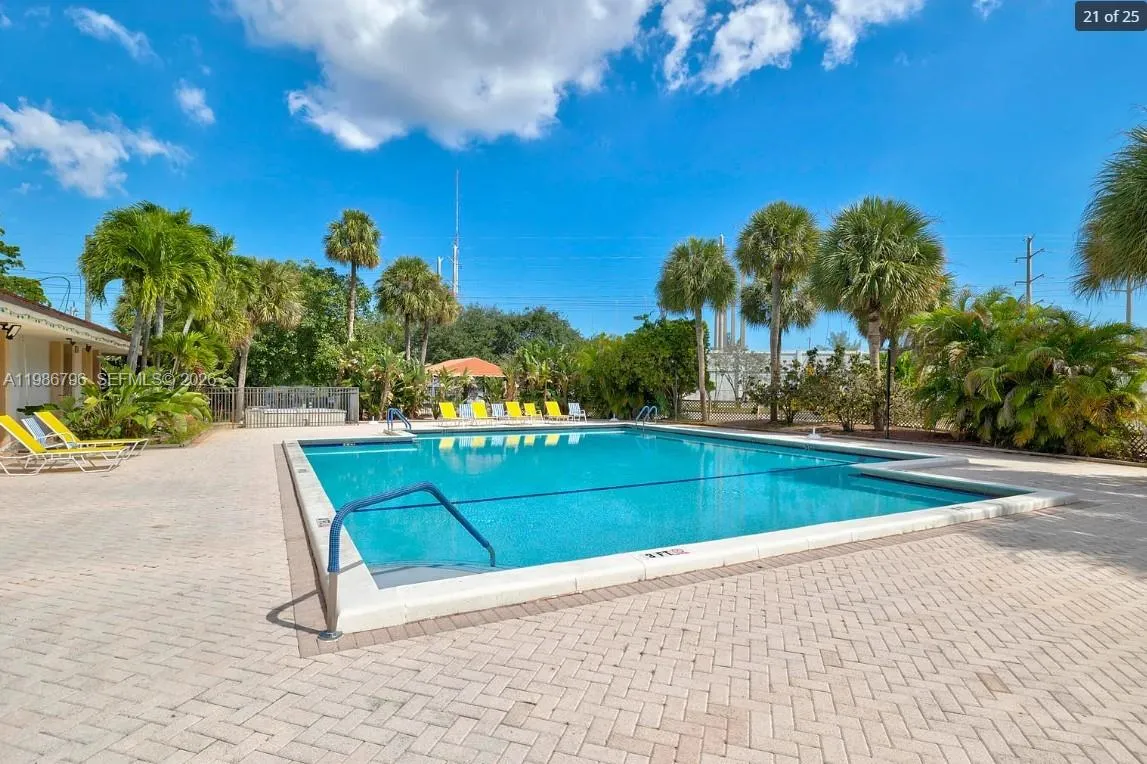 Lauderhill, Florida 33319, 1 Bedroom Bedrooms, ,1 BathroomBathrooms,Residential,For Sale,A11986796