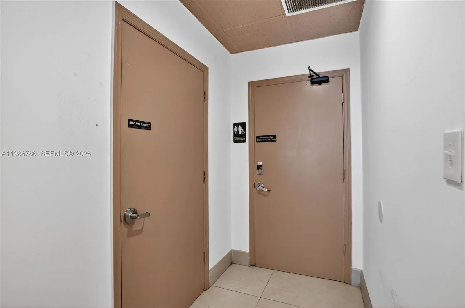 Qsr- Beachside Restaurant For Sale, Fort Lauderdal, Fort Lauderdale, Florida 33304, ,Business Opportunity,For Sale,Qsr- Beachside Restaurant For Sale, Fort Lauderdal,A11986786