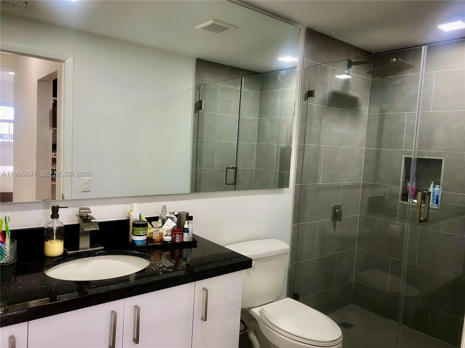 185 Se 14th Ter 1905, Miami, Florida 33131, Miami, Florida 33131, 2 Bedrooms Bedrooms, ,2 BathroomsBathrooms,Residential Lease,For Rent,185 Se 14th Ter 1905, Miami, Florida 33131,A11985693
